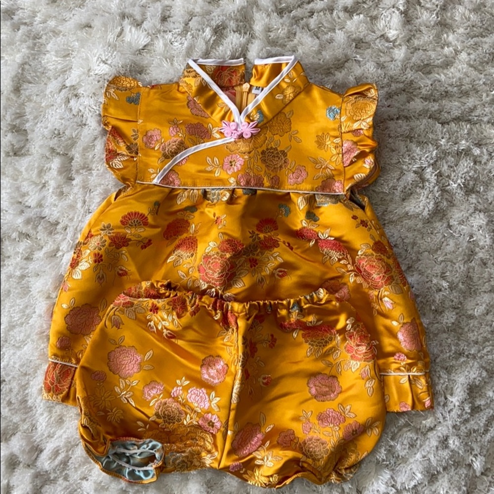 Baby top and shorts. 🦚SOLD🦚